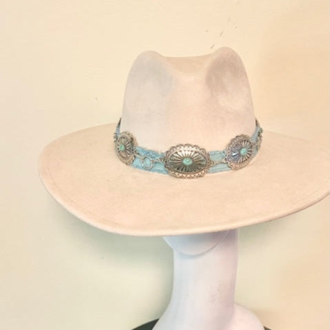Ranger Hat with Heart Concho