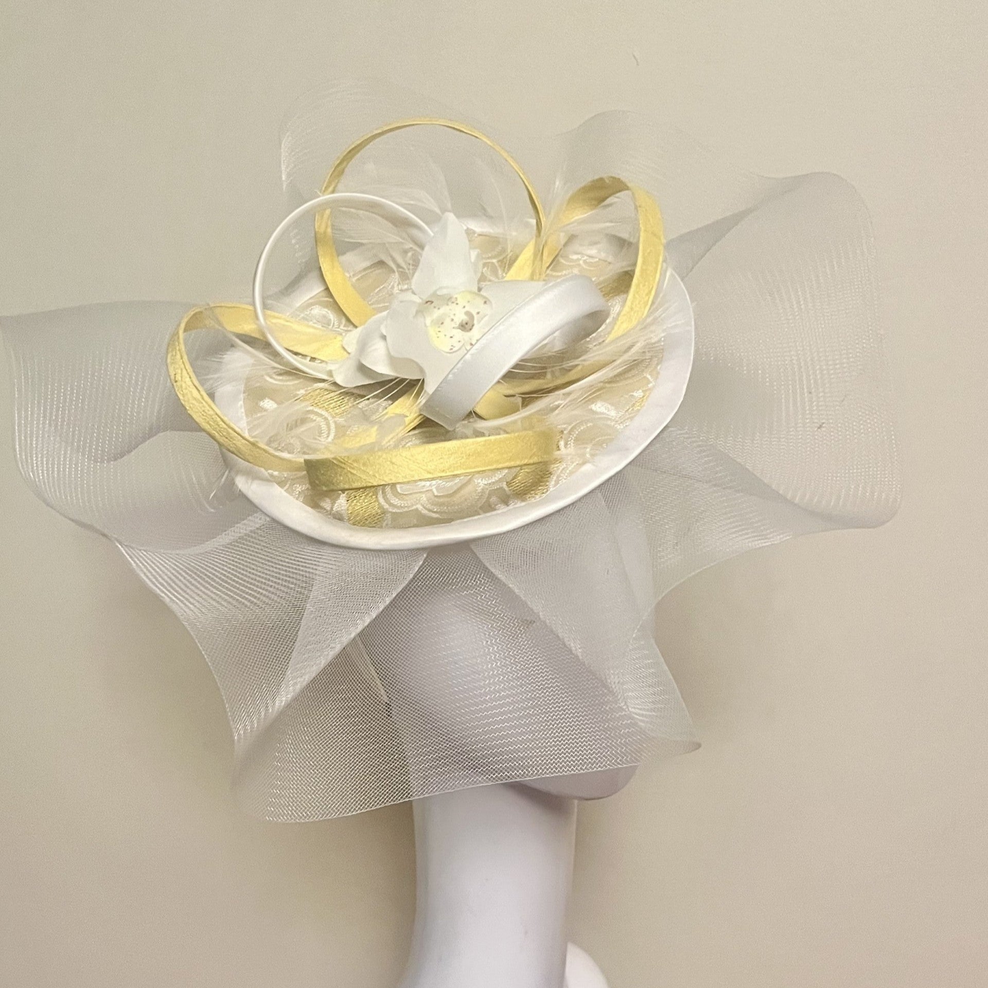 Yellow & White Sheer Disc