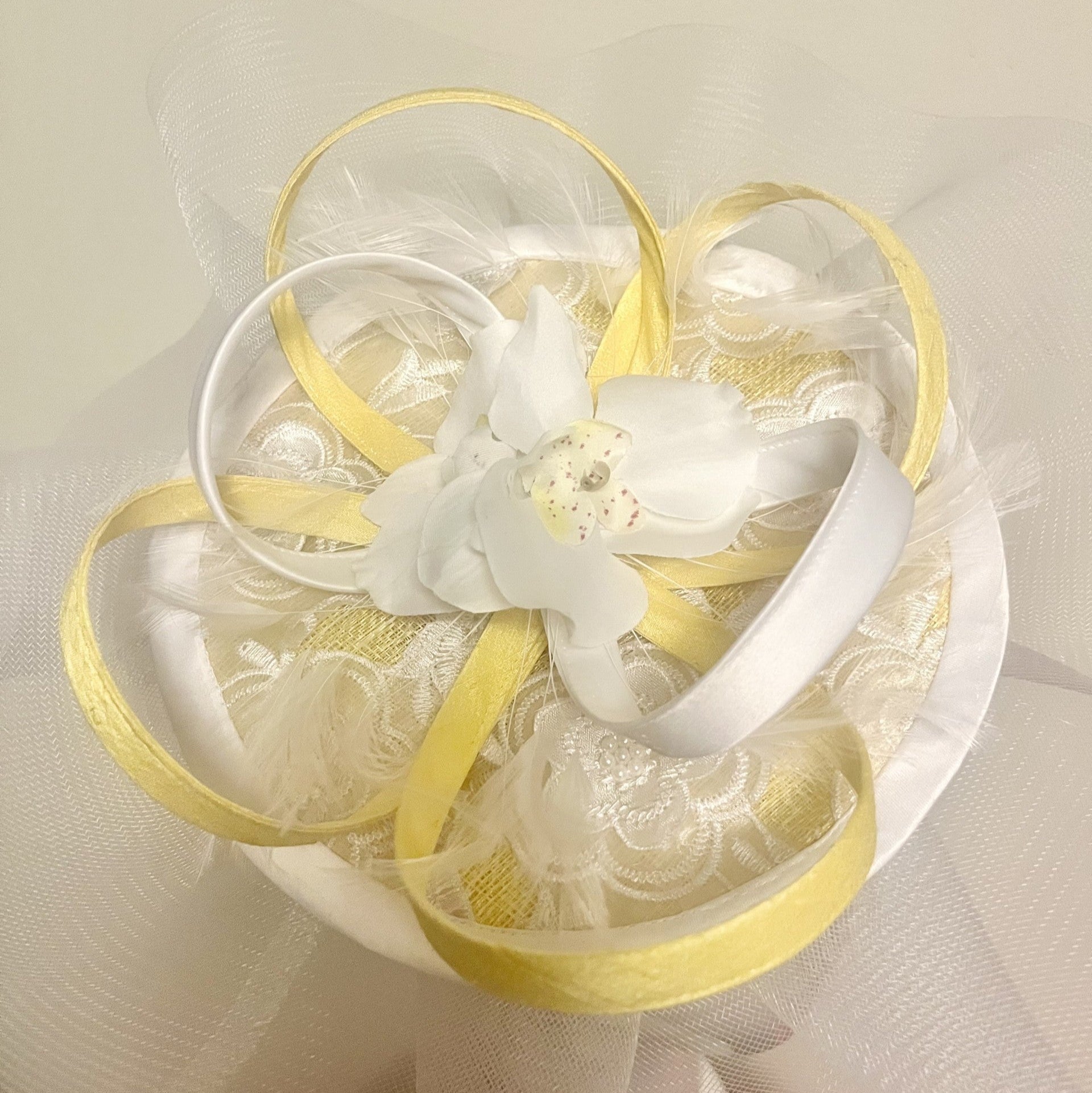 Yellow & White Sheer Disc